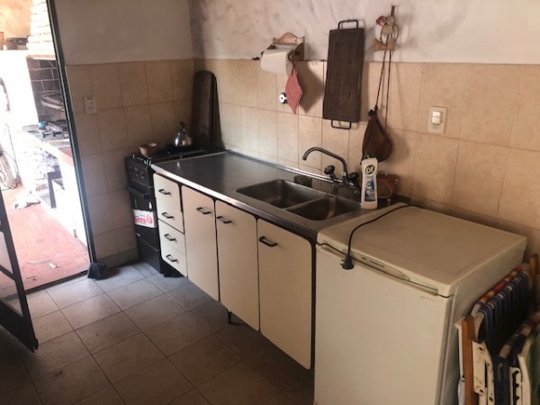 Venta Casa 4 ambientes  RETASADA c/garage, parque, pileta y quincho c/parrilla - Villa Lugano