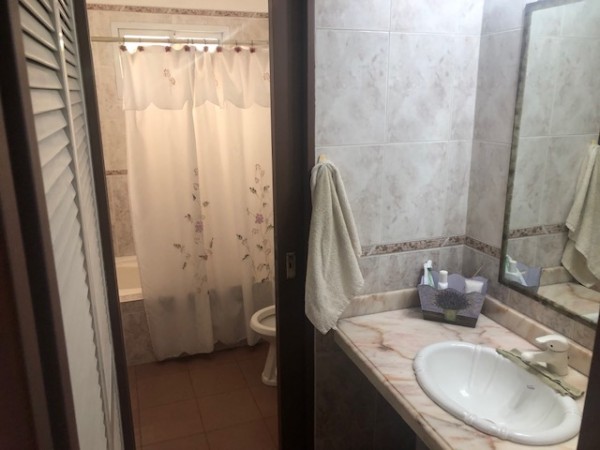 Venta Casa 4 ambientes  RETASADA c/garage, parque, pileta y quincho c/parrilla - Villa Lugano