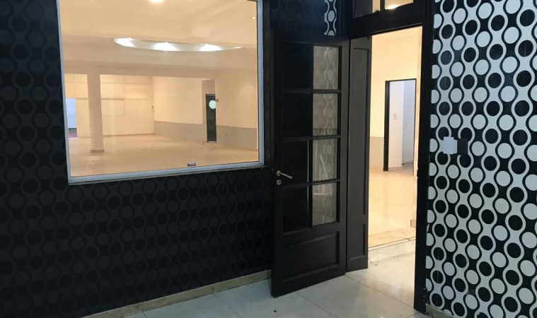 Alquiler Importante Salón Comercial - Villa Lugano