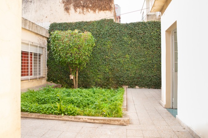 Venta PH de 3 1/2 ambientes entrada independiente y patio a reciclar NUEVO PRECIO - Villa Lugano