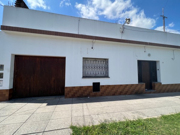 Alquiler Casa 3 ambientes con 2 locales en Block - Lomas de Zamora