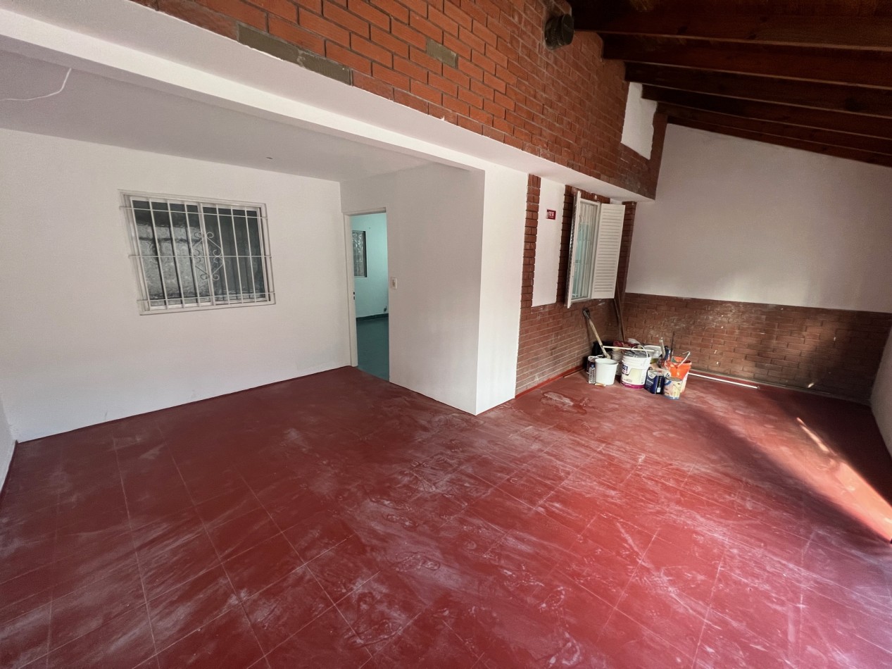 Alquiler Casa 3 ½ ambientes con garage y patio - Barrio Vicente Lopez 