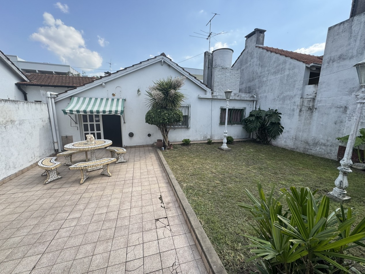 Venta Casa 4 ambientes con garage y fondo lote de 10 x 29 - Villa Lugano