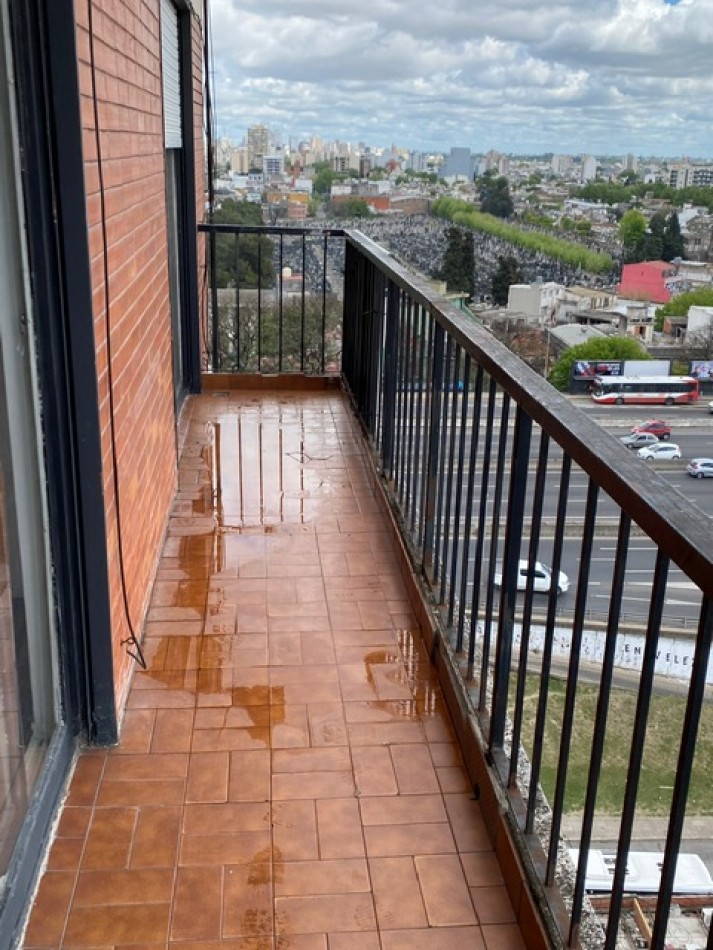 Alquiler  Departamento 4 ambientes con balcon al frente - Liniers