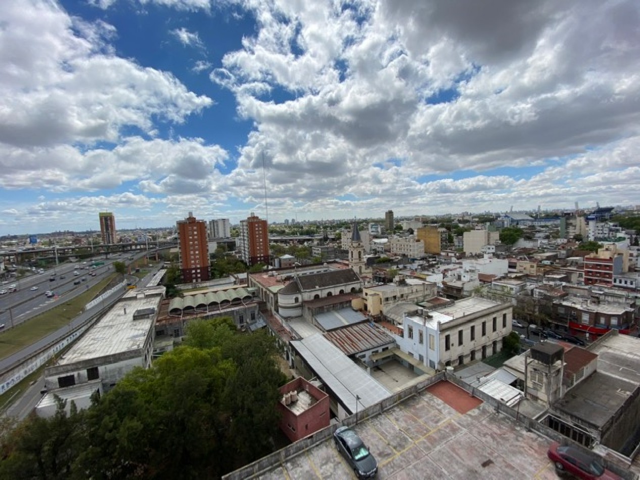 Alquiler  Departamento 4 ambientes con balcon al frente - Liniers