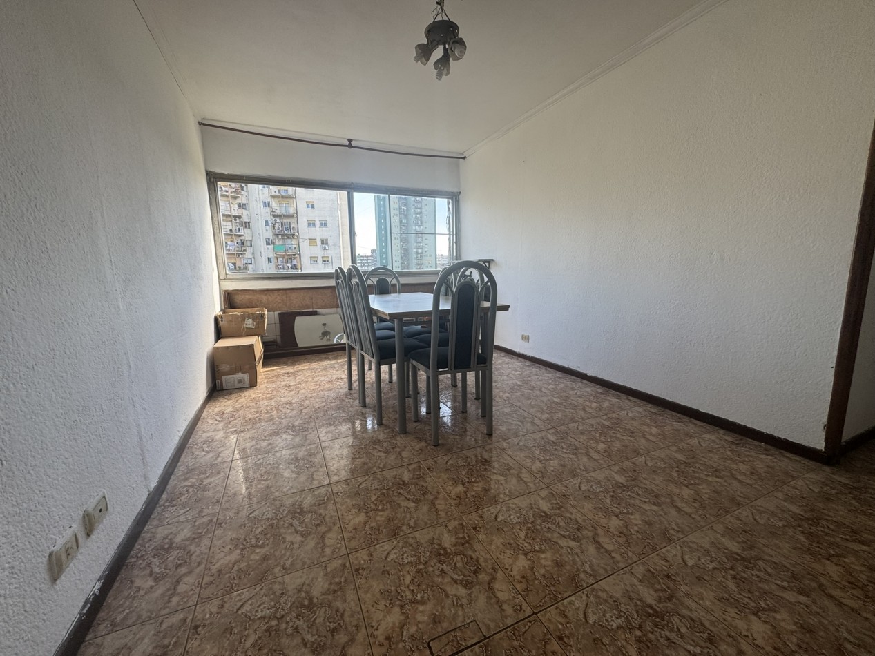 Venta Departamento 3 ambientes reciclado lindo - Lugano IyII Edificio 61