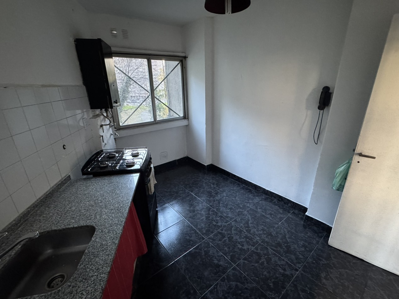 Venta Departamento de 3 ambientes con cocina grande - Lugano IyII Edificio 5