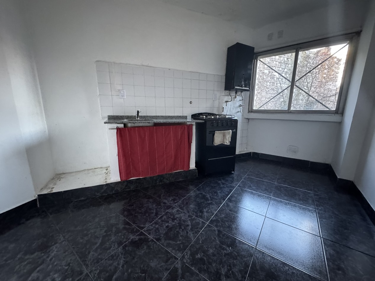 Venta Departamento de 3 ambientes con cocina grande - Lugano IyII Edificio 5