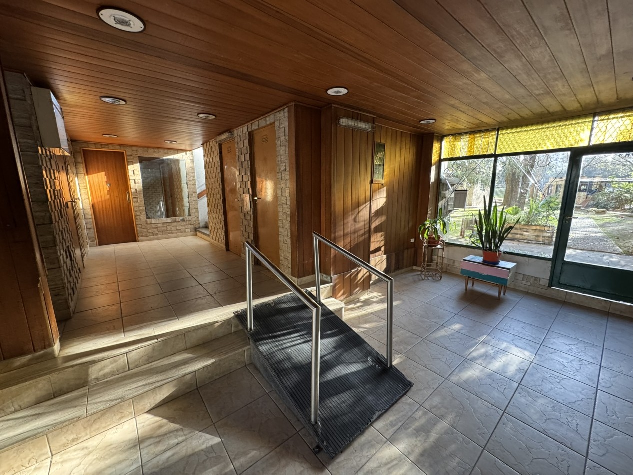 Venta departamento 3 ambientes buena ubicacion - Lugano IyII Edificio 41