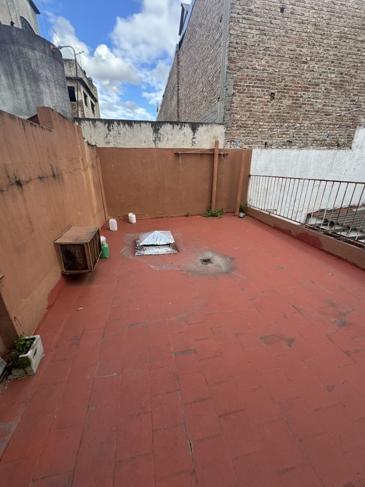 Venta Casa 4 habitaciones, garage, patio, galpon Lote 8,6x25,9 - Mataderos