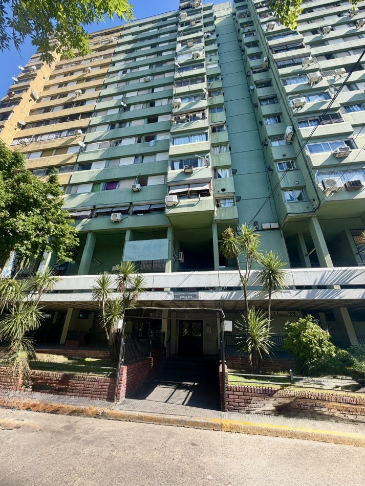 Venta Departamento de 4 ambientes excelente ubicacion - Lugano IyII Edif 6