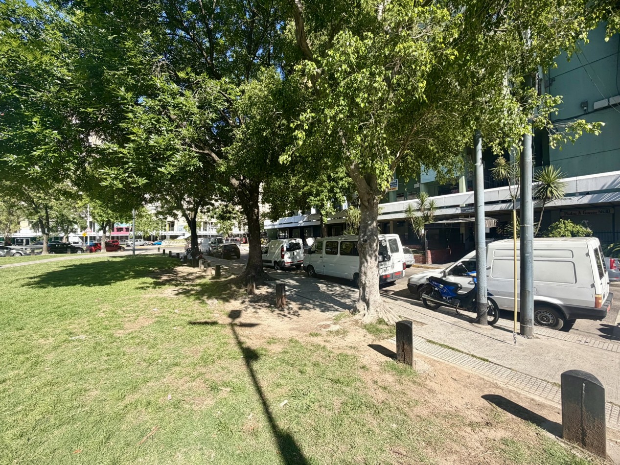 Venta Departamento de 4 ambientes excelente ubicacion - Lugano IyII Edif 6