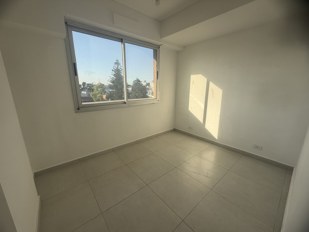 Alquiler 3 ambientes amplio al frente con balcon - Villa Lugano