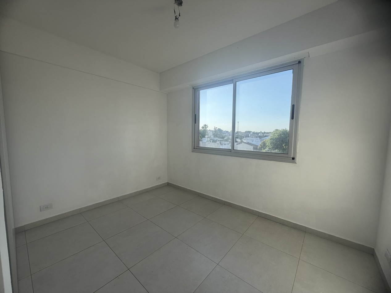 Alquiler 3 ambientes amplio al frente con balcon - Villa Lugano