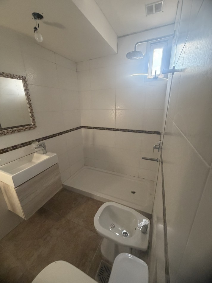 Alquiler 3 ambientes amplio al frente con balcon - Villa Lugano