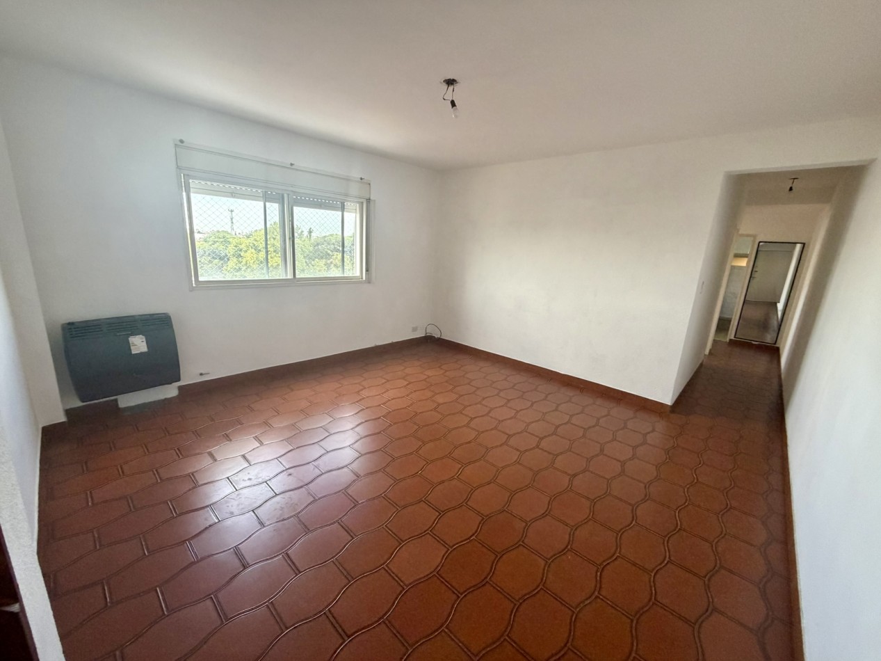 Venta Departamento 3 ambientes al frente - Mataderos