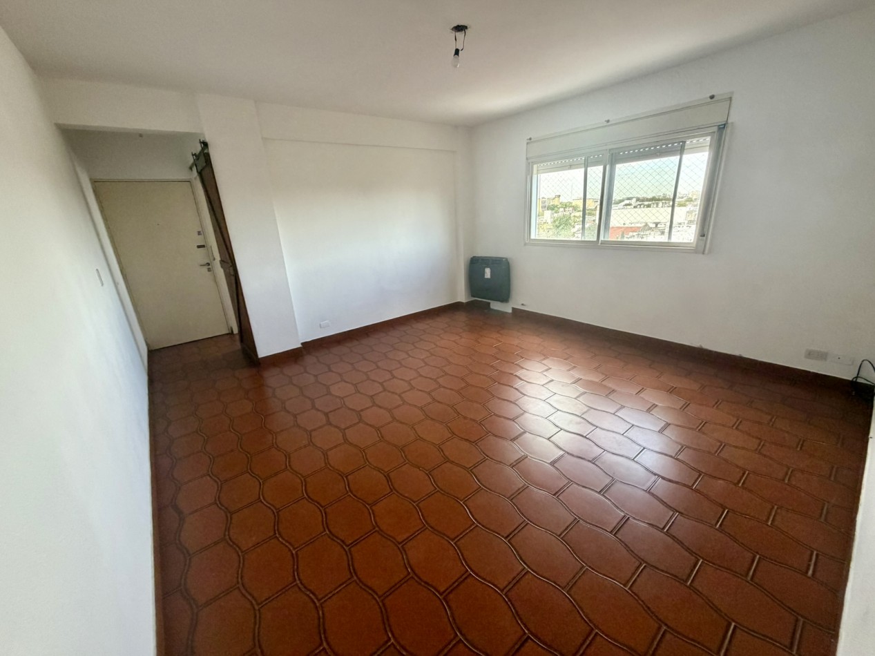 Venta Departamento 3 ambientes al frente - Mataderos