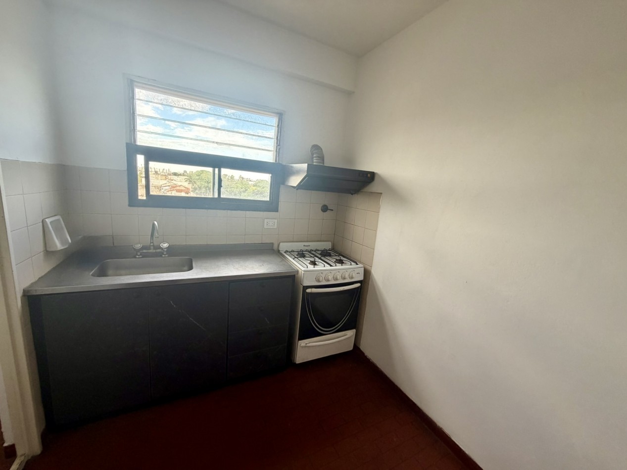 Venta Departamento 3 ambientes al frente - Mataderos