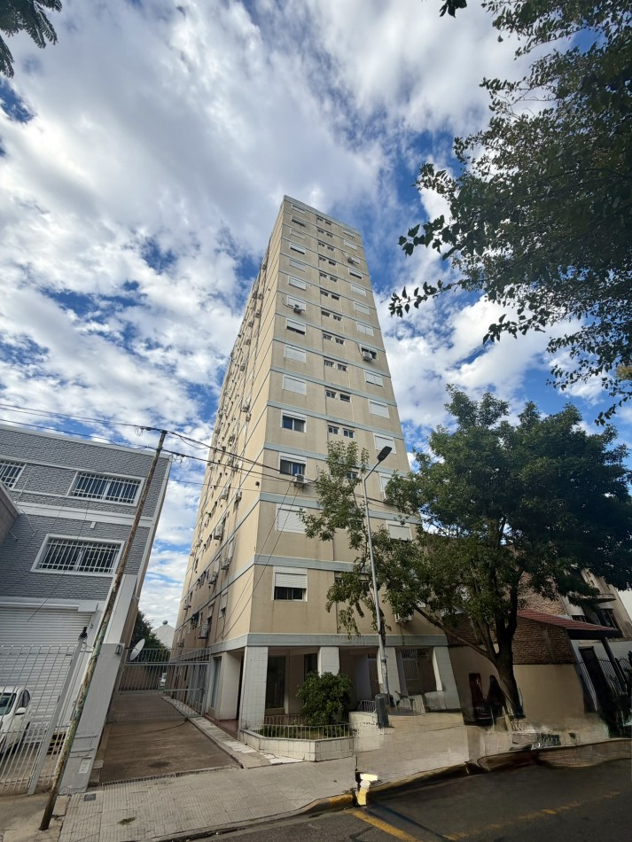 Venta Departamento 3 ambientes al frente - Mataderos