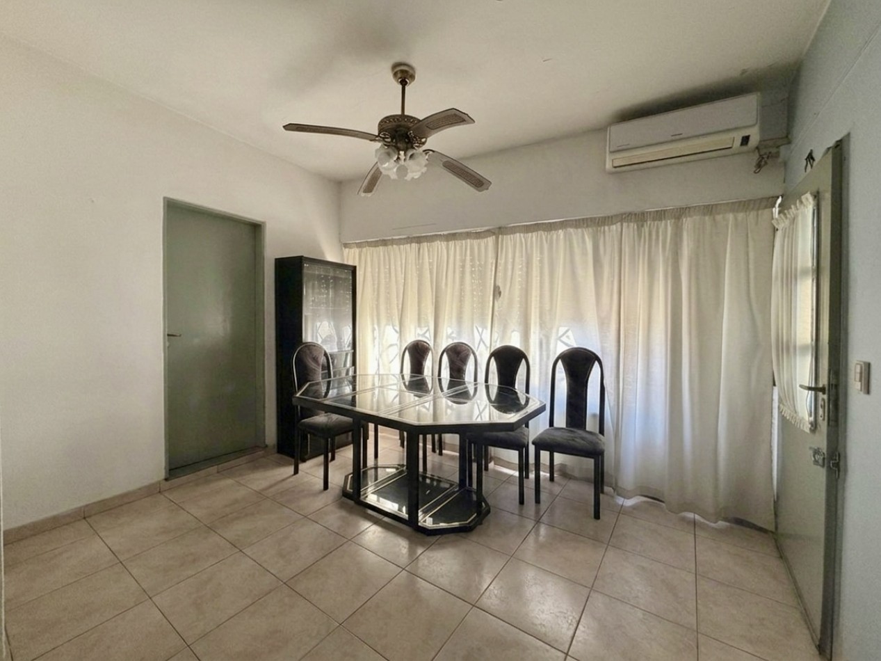 Venta Casa en lote propio 8.66 x 17 con vivienda para 2 familias - Villa Lugano