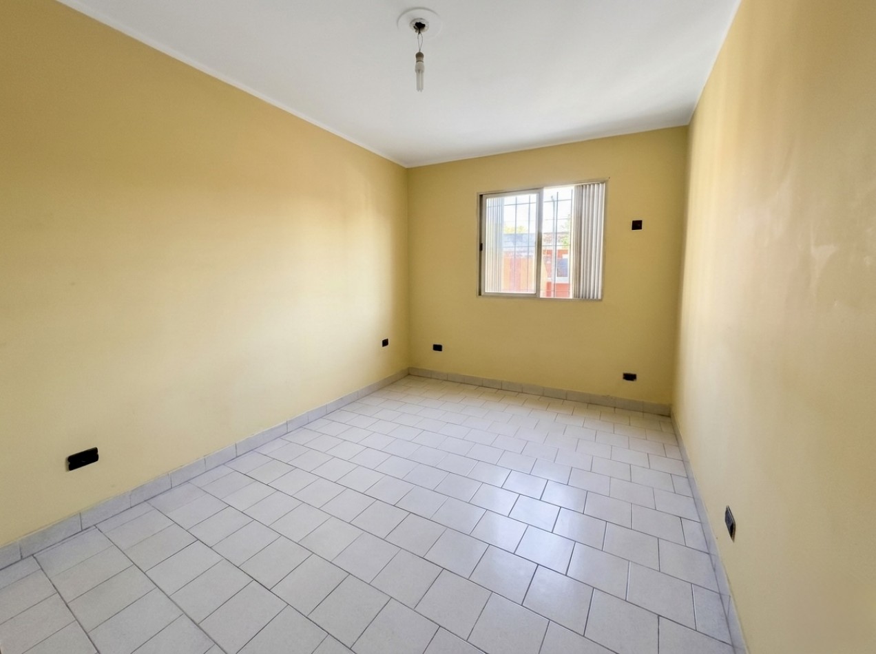 Venta Casa en lote propio 8.66 x 17 con vivienda para 2 familias - Villa Lugano