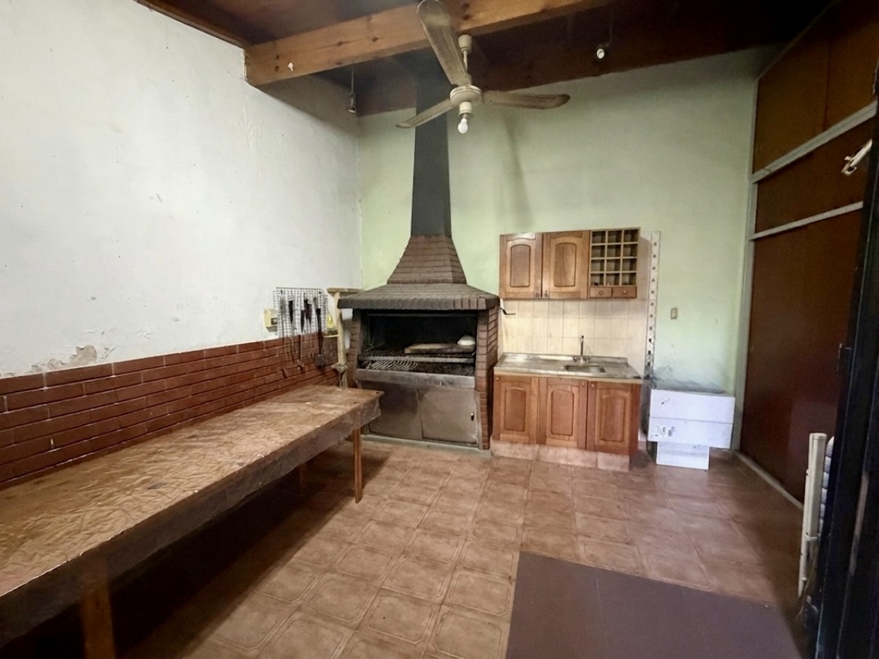 Venta Casa en lote propio 8.66 x 17 con vivienda para 2 familias - Villa Lugano