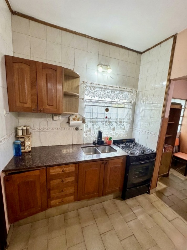 Venta Casa en lote propio 8.66 x 17 con vivienda para 2 familias - Villa Lugano