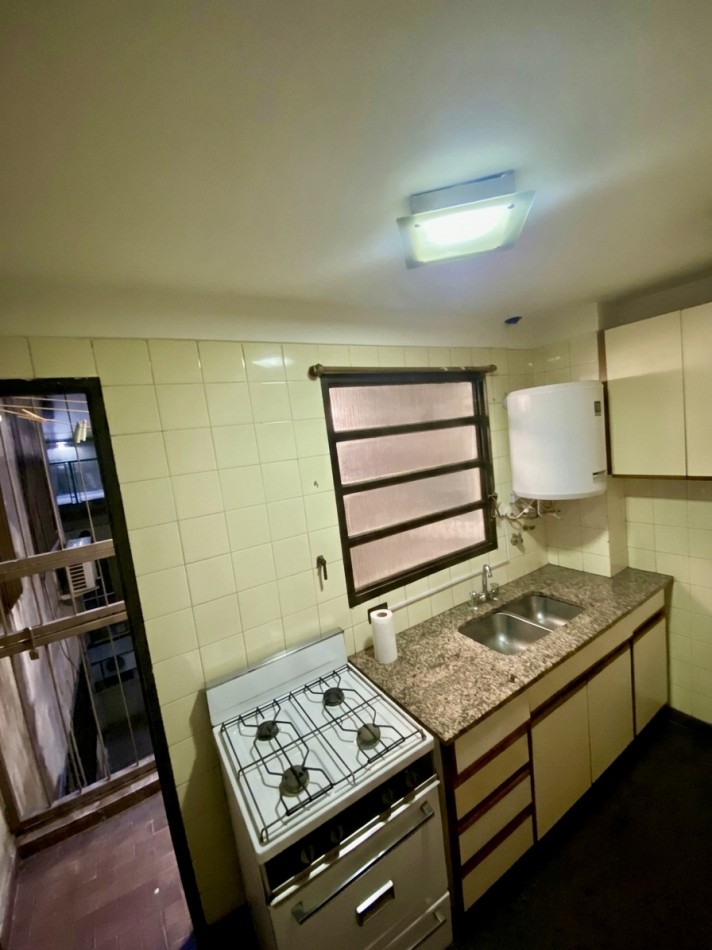 Venta departamento de 3 ambientes por escalera Apto Credito - Parque Avellaneda