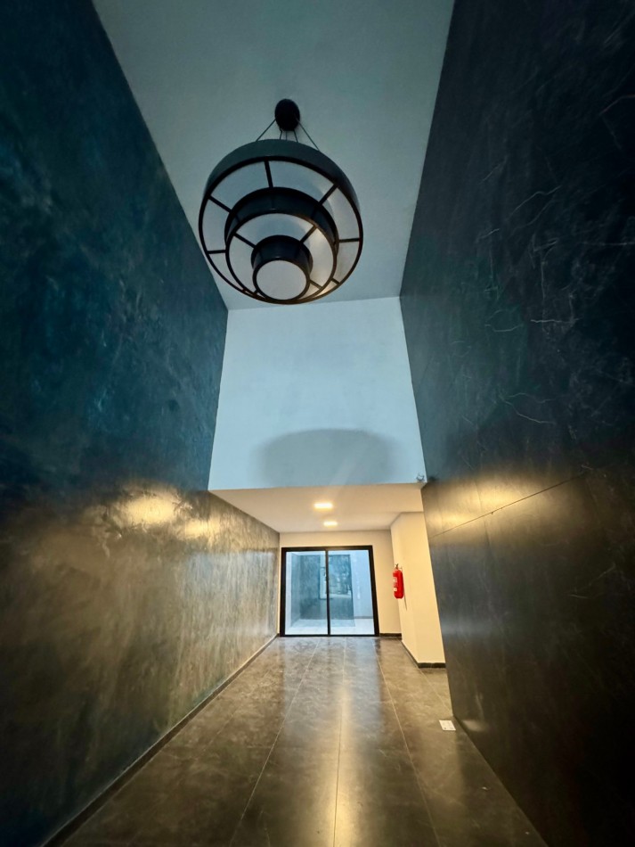 En Venta Departamento de 2 ambientes de categoria con super balcon al frente - Villa Lugano
