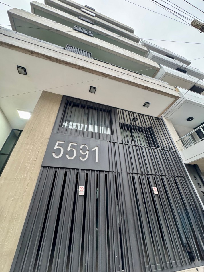 En Venta Departamento de 2 ambientes de categoria con super balcon al frente - Villa Lugano