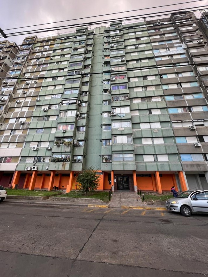 Alquiler Departamento 3 ambientes reciclado - Lugano IyII Edificio 61