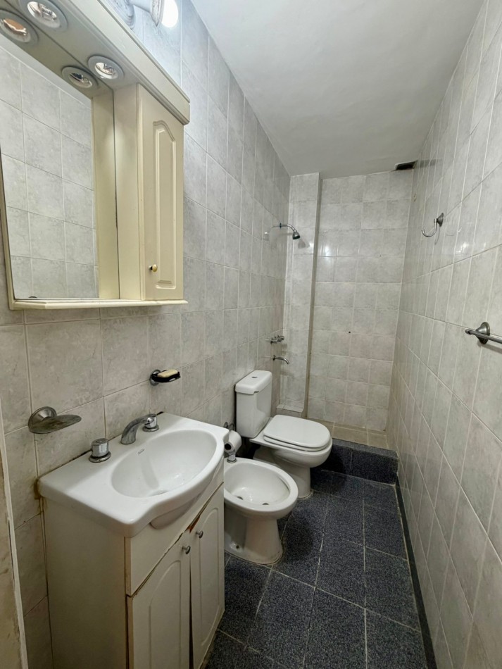 Venta departamento de 2 ambientes apto credito en zona comercial - Villa Lugano
