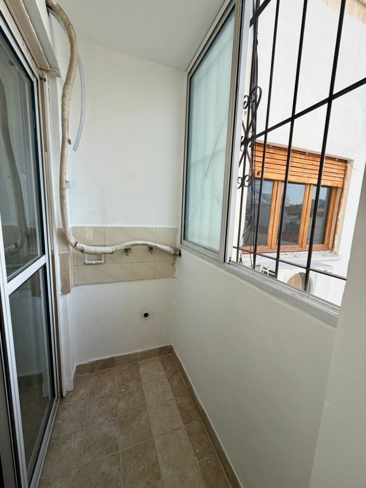 Venta departamento de 2 ambientes apto credito en zona comercial - Villa Lugano