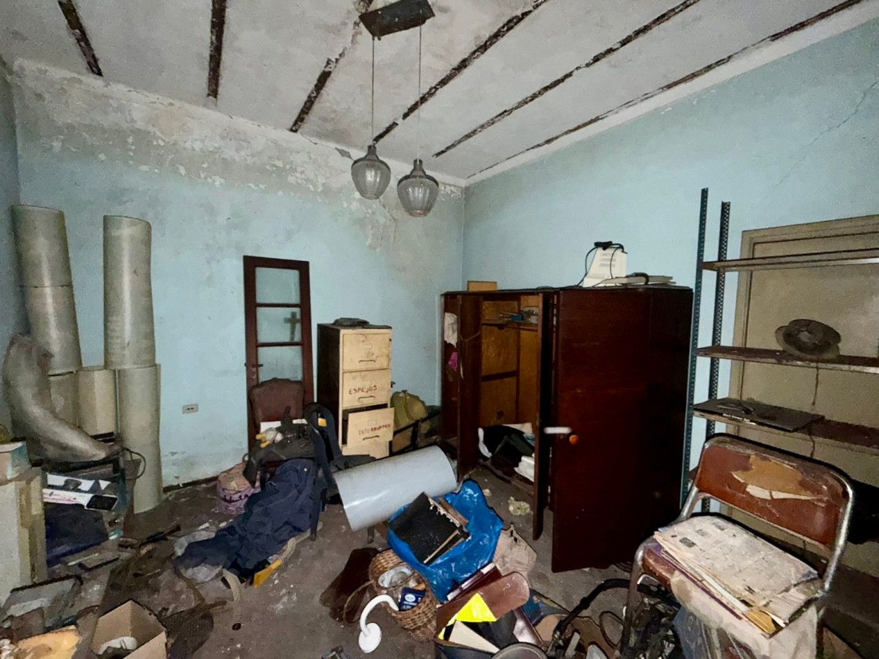 Venta Casa en lote de 8.66 x 34 a reciclar - Mataderos