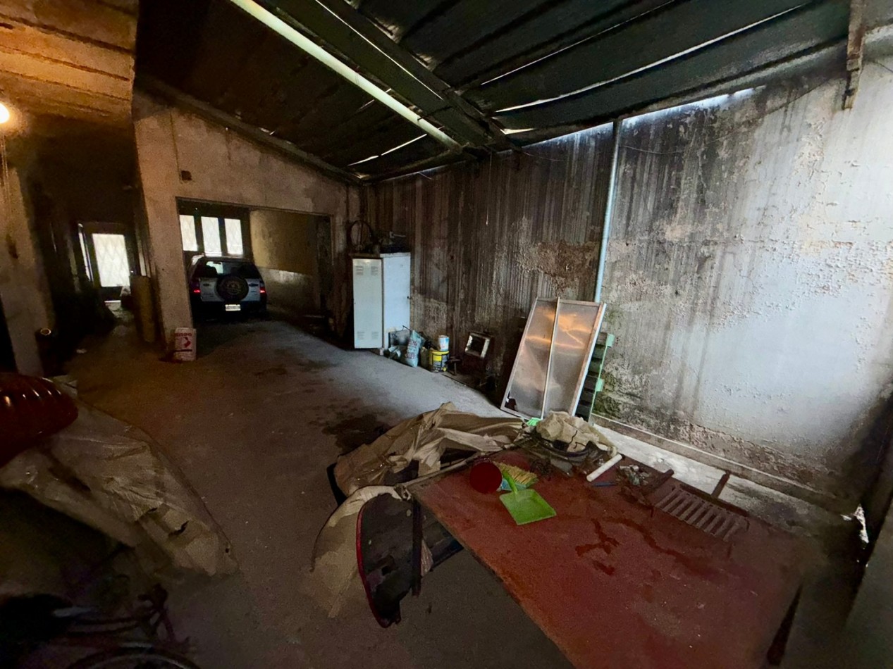 Venta Casa en lote de 8.66 x 34 a reciclar - Mataderos