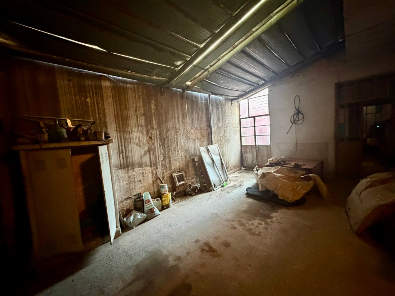 Venta Casa en lote de 8.66 x 34 a reciclar - Mataderos