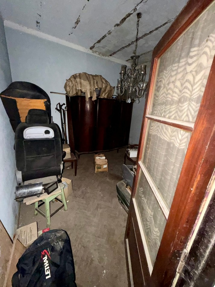 Venta Casa en lote de 8.66 x 34 a reciclar - Mataderos