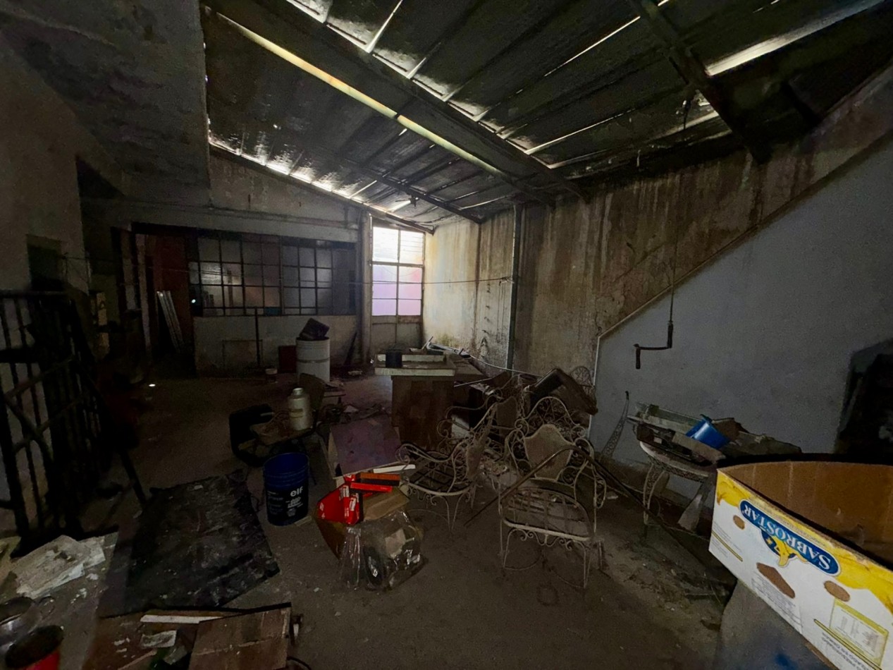 Venta Casa en lote de 8.66 x 34 a reciclar - Mataderos