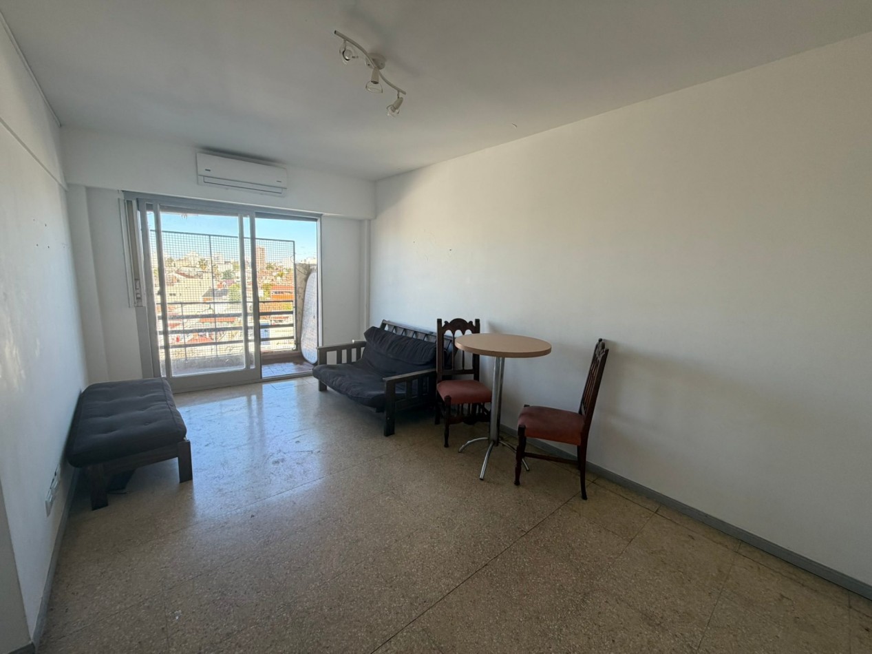 Venta Departamento de 3 ambientes con balcon - Floresta