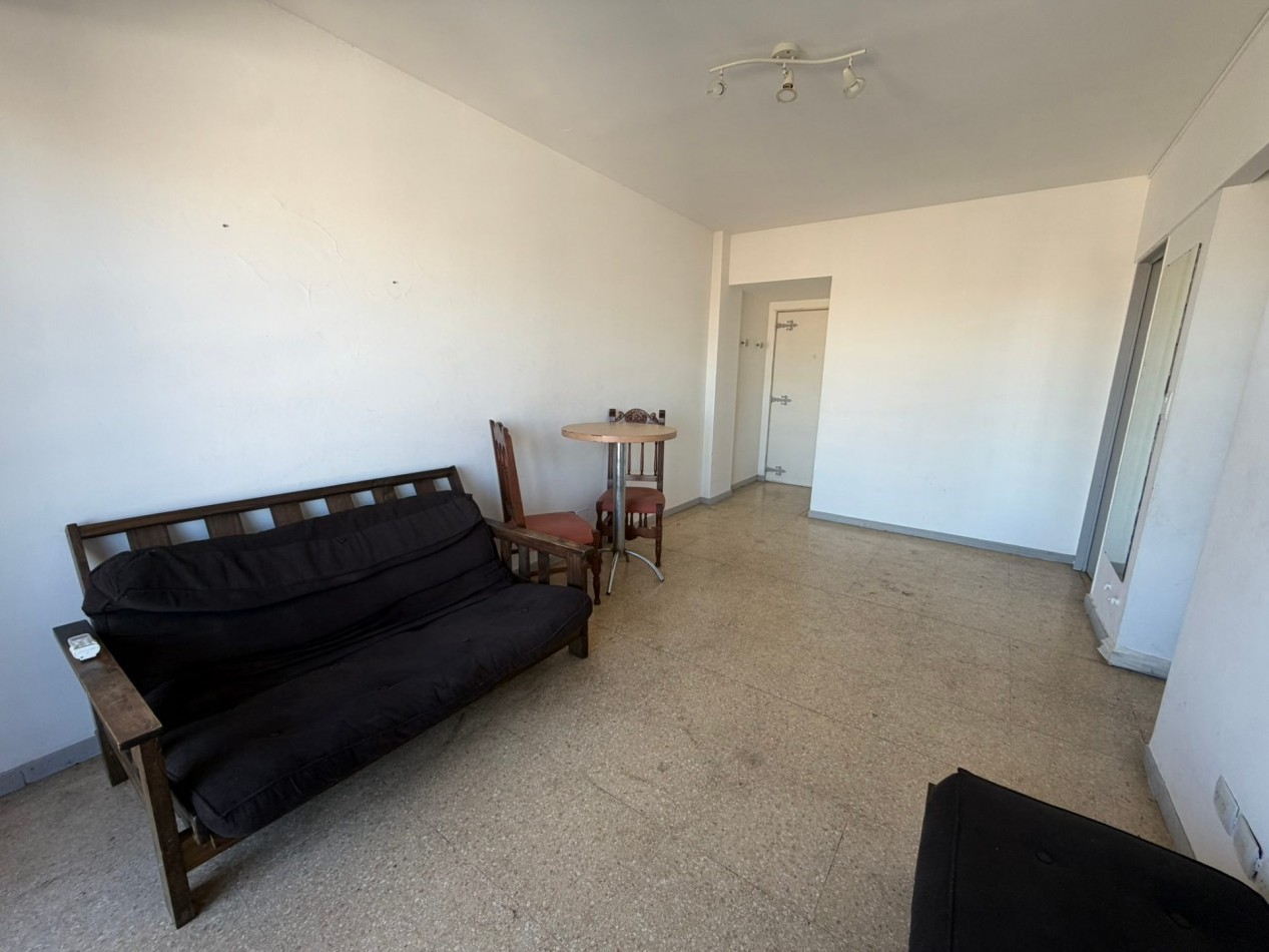 Venta Departamento de 3 ambientes con balcon - Floresta