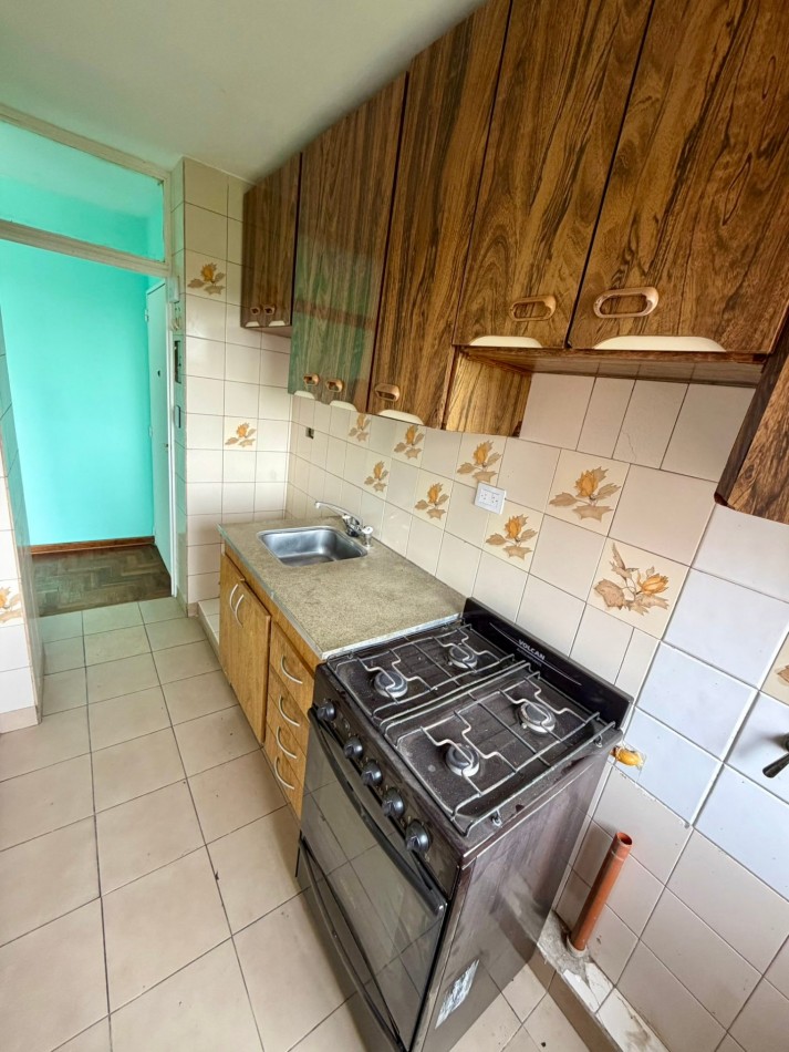 Alquiler Departamento de 3 ambientes buen estado y ubicacion - Lugano IyII Edif 11