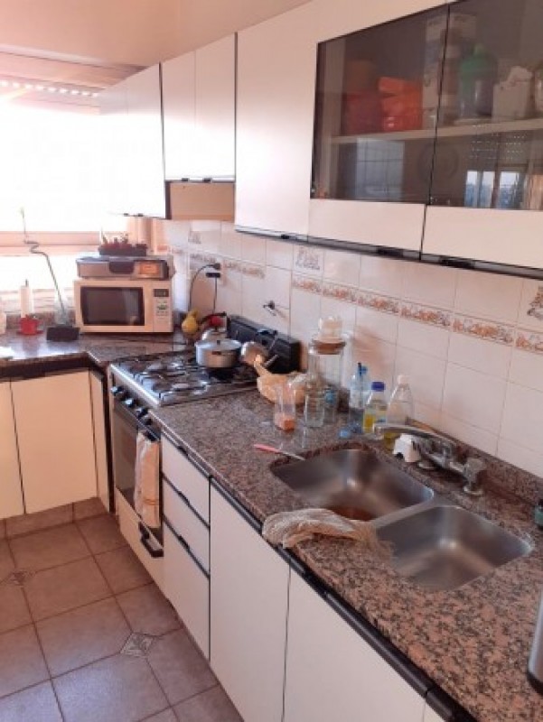 Venta OPORTUNIDAD  Departamento 4 ambientes con balcon al frente - Liniers