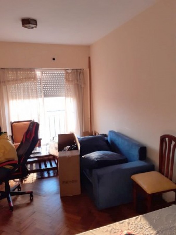 Venta OPORTUNIDAD  Departamento 4 ambientes con balcon al frente - Liniers