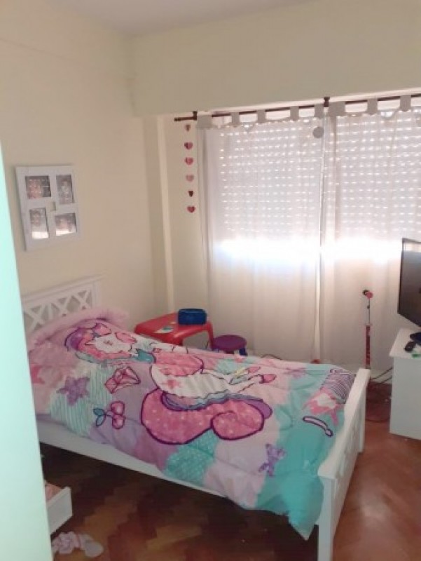 Venta OPORTUNIDAD  Departamento 4 ambientes con balcon al frente - Liniers