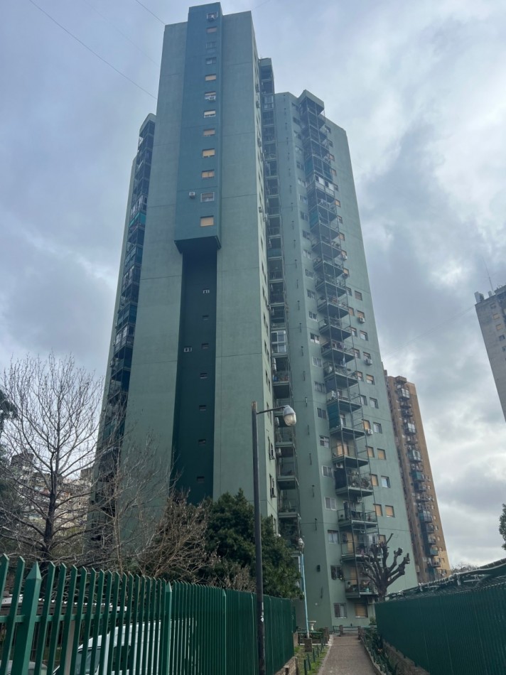 Venta Departamento 4 ambientes con 2 baños - Lugano IyII Torre 8