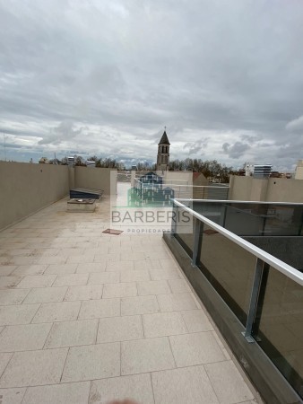 Venta Piso de Categoria 4 ambientes c/2 cocheras - Villa Luro