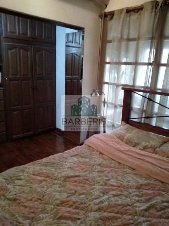 Venta Chalet 3 dormitorios con pileta, quincho y cochera RETASADA - Parque Avellaneda