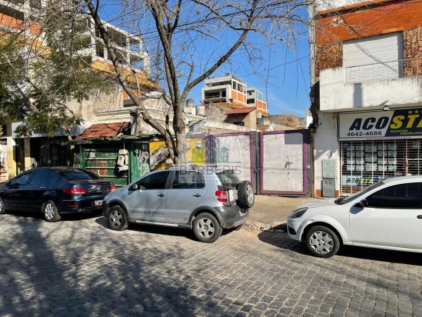 Lote con planos aprobados para 1800 m2 - Liniers / VIlla Luro