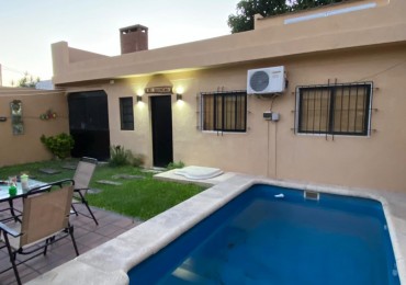 Venta Excelente Casa con cochera, patio y pileta CON FINANCIACION- Lomas del Mirador