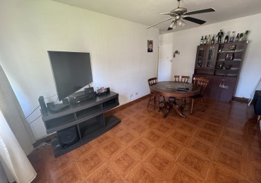 Venta Departamento 3 ambientes con cocina grande, reciclado - Lugano IyII Edificio 104